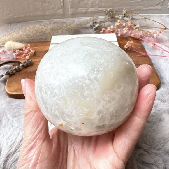 Gorgeous Large Agate with Druzy Egg Carving - Picture 4 of 6